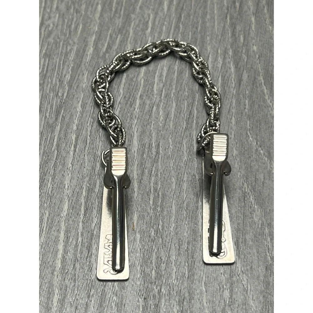 Vintage Silver Tone Textured Bar Sweater Clip Cardigan Guard Rope Chain